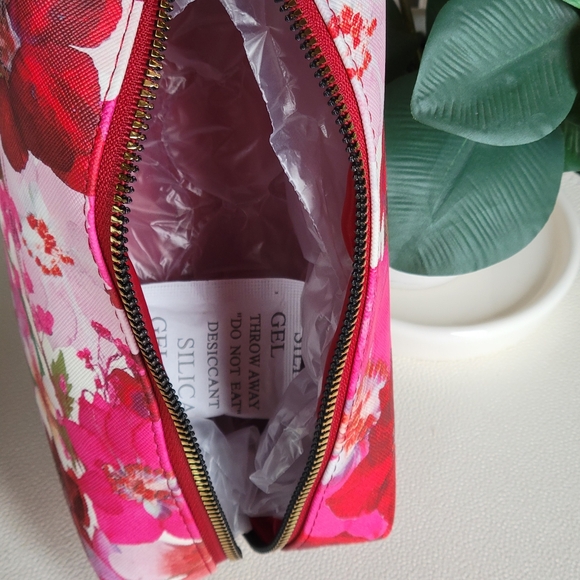 NEW Ted Baker Pink and Red Pressed Flowers Loaf Cosmetic Bag - Picture 8 of 11